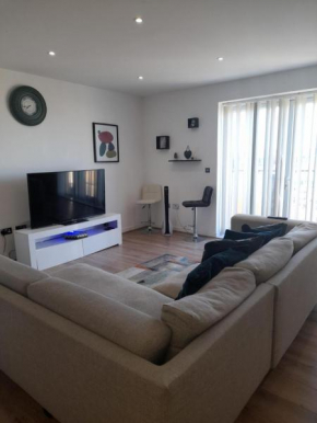 Immaculate 3-Bed Apartment in Barking